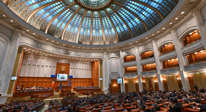 Alkotmányossági óvást emeltek román kormánypárti képviselők