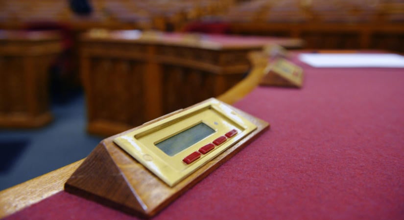 Hétfőn szavaznak Hankó Balázs, Seszták Miklós és Magyar Péter mentelmi jogáról – a nap hírei