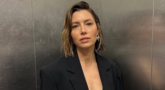 Nem tudta szónélkül hagyni a 11 éves fia Jessica Biel ruhaválasztását