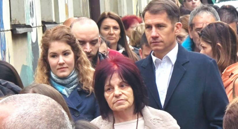 Pásztor Bálint is a sorban várakozott
