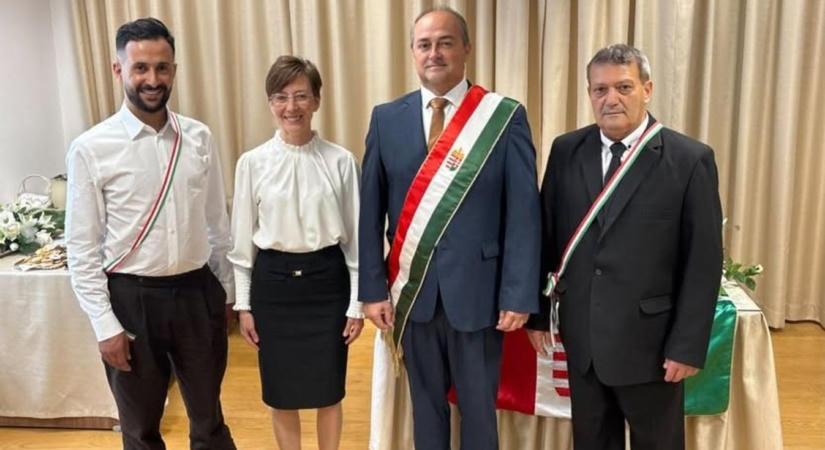 Két új magyar állampolgár tett esküt Szekszárdon