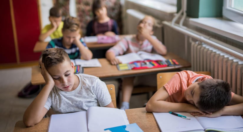 Bombafenyegetés Budapesten: két iskolát is ki kellett üríteni