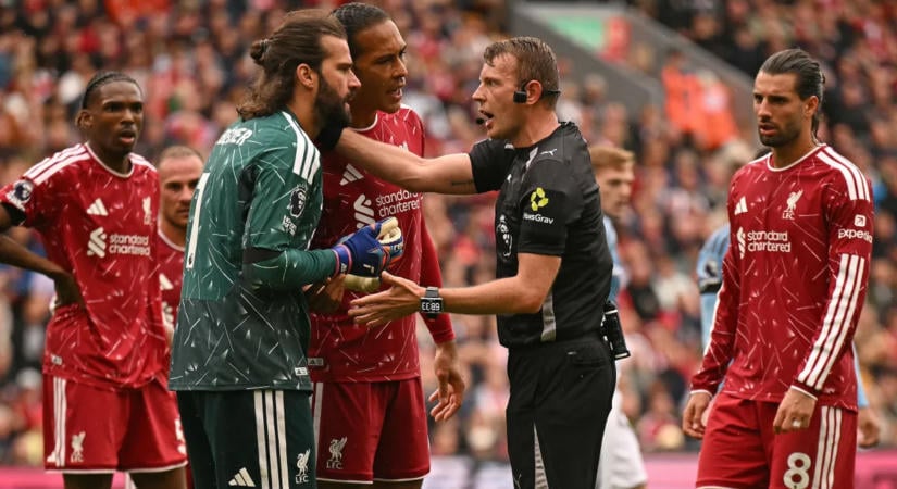 Kerkezék bosszankodhatnak, botrányos játékvezető tér vissza Liverpoolba