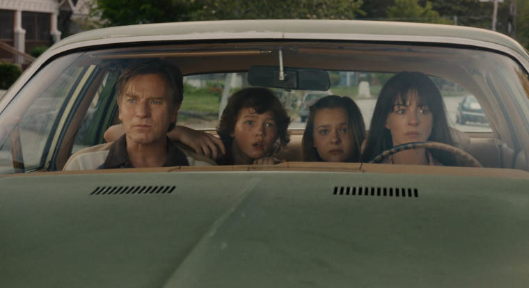 Jól fogadták, mégsem robbantott kasszát Anne Hathaway és Ewan McGregor dinós filmje