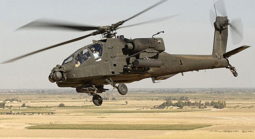 Izrael többszöri halasztás után megállapodást írt alá tizenkét Apache harci helikopter beszerzéséről