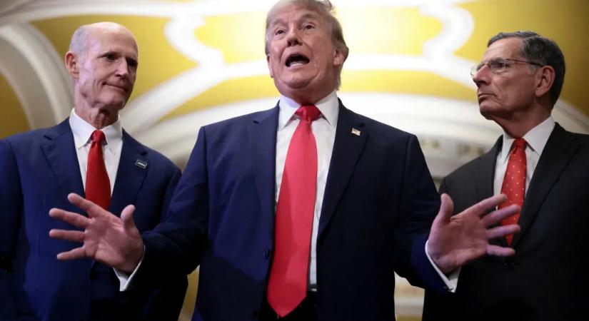 A demokraták örömmel nézhetik, ahogy egymás torkának esnek Trump és a republikánus szenátorok
