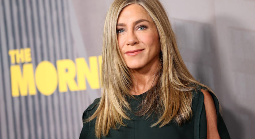 Elképesztő kockahasat villantott bikiniben a szerelmével nyaraló Jennifer Aniston