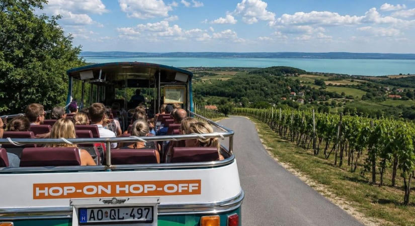Új gasztrobusz indul a Káli-medencében, egész napos élményt kínál a Balaton-felvidéken