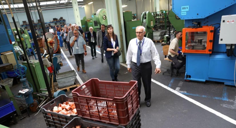 Hat évtizedes sikersztori: fergeteges kaszkadőrshow-val és nosztalgiával ünnepelt a gyár (képgaléria)