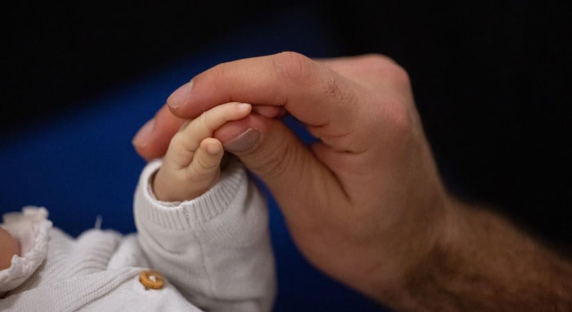 „Az a nagyon durva homofóbia, ellenséges hangulat, ami a gyámhatóságot jellemezte, megszűnt”