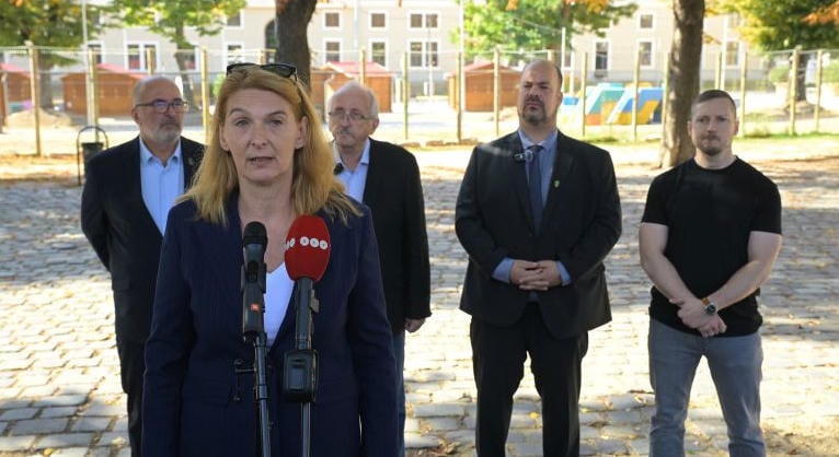Baranyi Karácsonynak: Annyira kell ez a 10 milliárd, hogy elárulod a kerületeket?