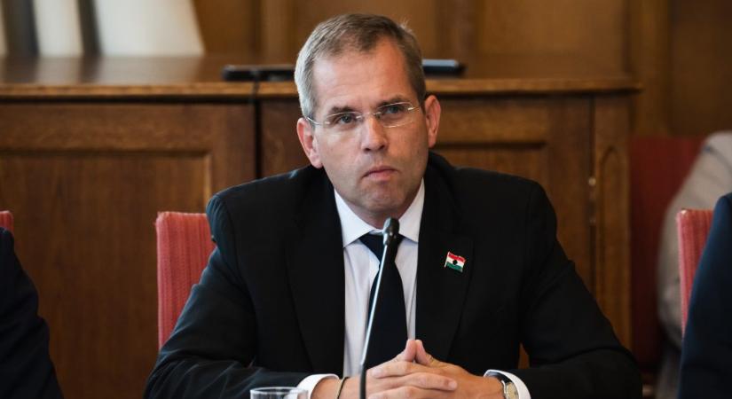 „Mindig is szigorú erkölcsi mércét állított fel másokkal, de saját magával szemben is” – portré Ruff Bálintról