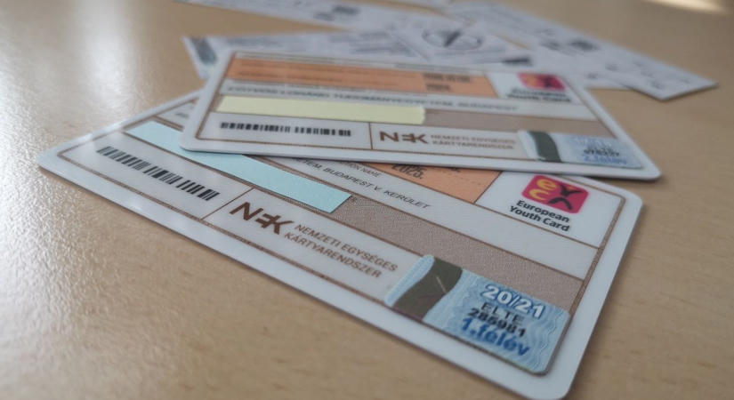 Felvettek? Egy fontos teendőtök már most van: így igényelhettek diákigazolványt