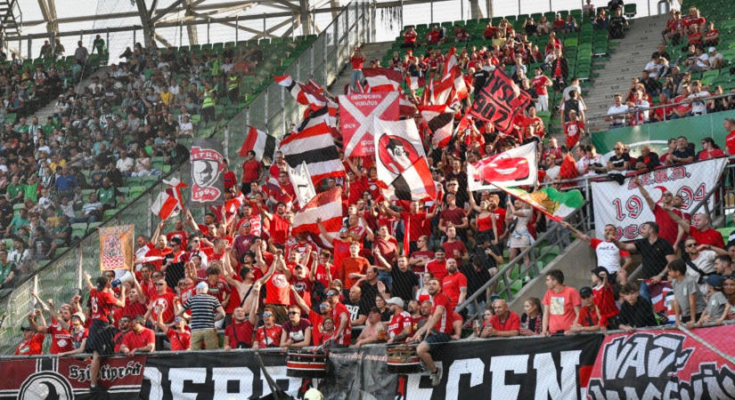 Pénzbüntetés és szektorbezárás a DVSC-nek