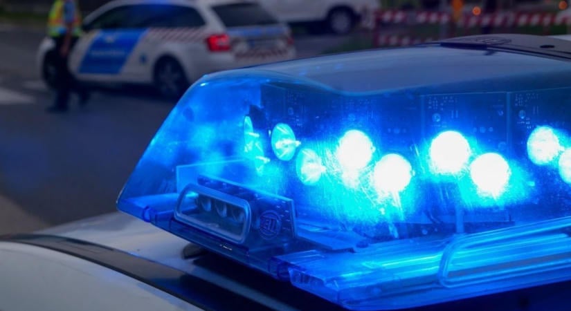 Árokba hajtott egy autó Hajdú-Biharban! A mentőket is riasztották