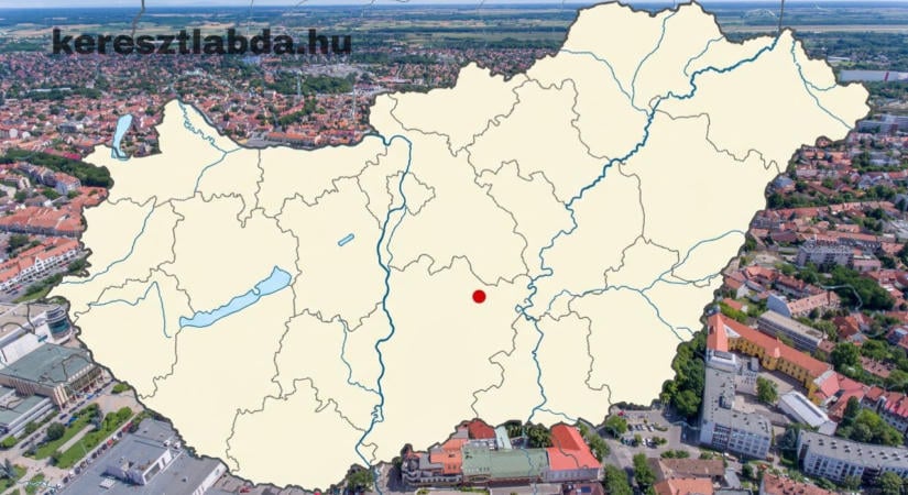 Földrajz feladat: melyik magyar várost jelöli a piros pont a térképen?