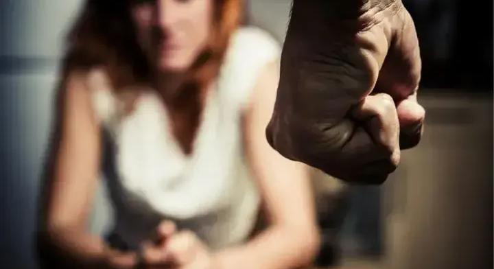Ukrajnában egyharmaddal csökkent a családon belüli erőszakkal kapcsolatos bejelentések száma