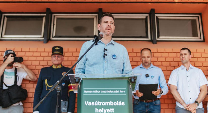 Vitézy Dávid az Orbán-kormányról: tízmilliárdokat költöttek nemzeti konzultációk népszerűsítésére