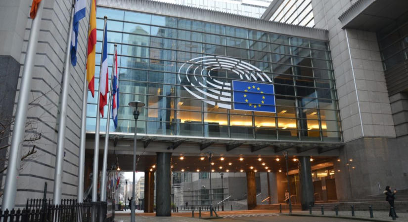 Öt hazai szakszervezeti konföderáció ez EU-t követné bérügyekben