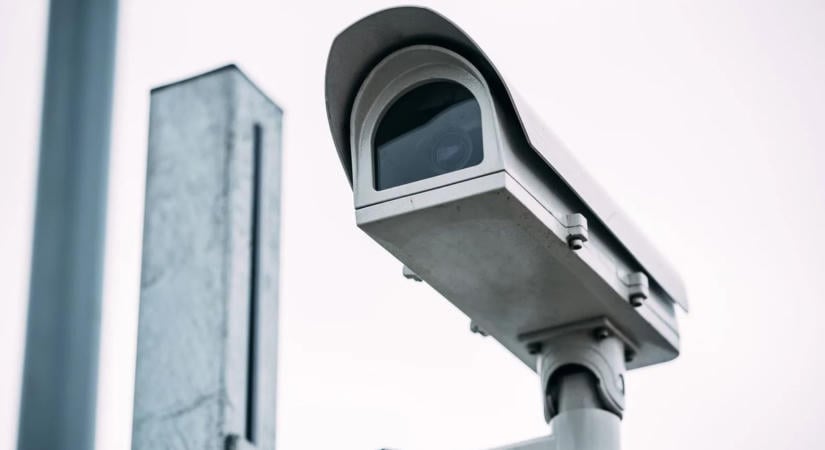 Biztonságban a vértesi falu: vadonatúj biztonsági kamerák őrzik a helyiek értékeit