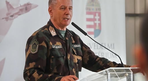 Ruszin-Szendi Romulusz javaslatára Benkő Tibor lett a Honvéd elnöke – Hadházy Ákos kiakadt