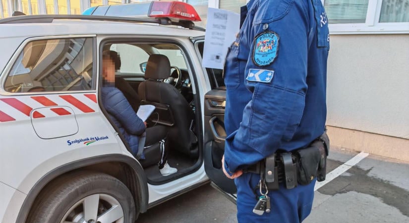 Megütötték és kirabolták az idős férfit Nyíregyháza belvárosában – fotóval, videóval