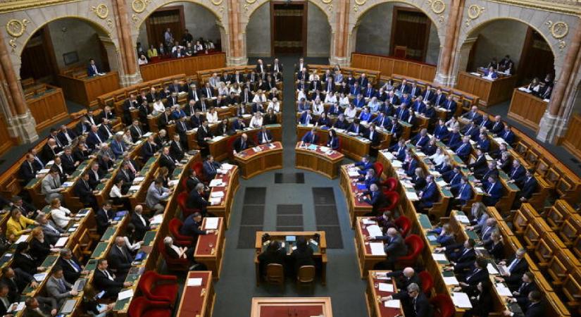 TASZ: gond van a 12 éves képviselői mandátumlimit időzítésével