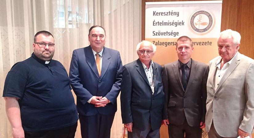 A zsidó-keresztény együttélés elfeledett fejezetei – Vallásközi párbeszéd Weisz Péterrel a Mindszentyneumban