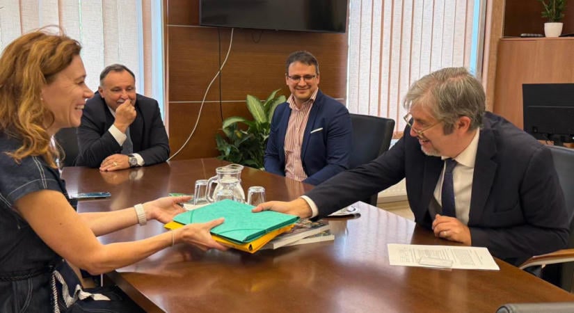 Hadházy felkérdezte Gajdost, kiderült: tényleg egy volt Mol-os vizsgálja a MOHU-t