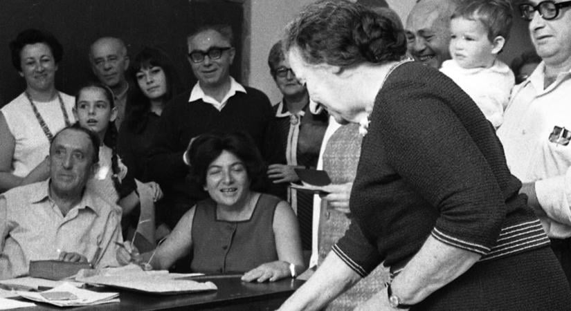 Demokrácia, teljes izraeli hangerőn