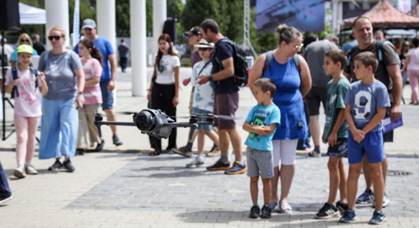 Drónok a levegőben, traktorok a földön, hölgyek főszerepben: nyári kavalkádot ígérnek a jászkunsági programok