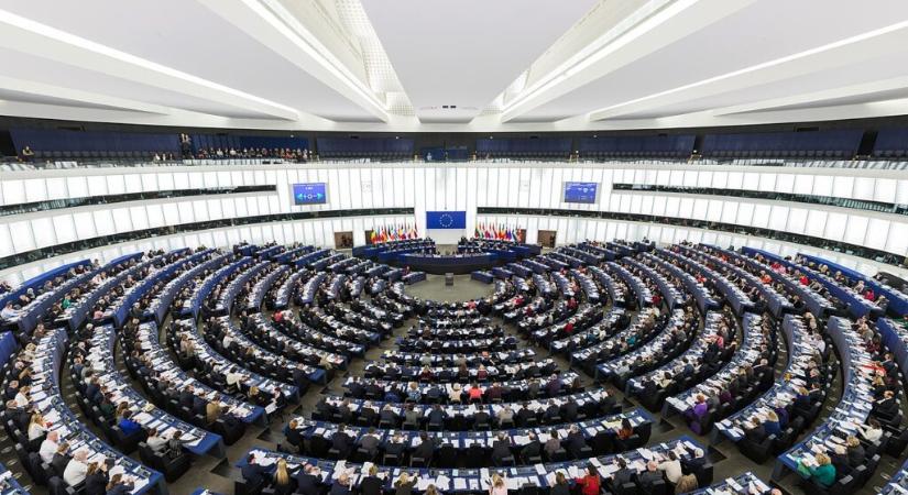 Az Európai Parlament elfogadta a Szerbiáról szóló állásfoglalást