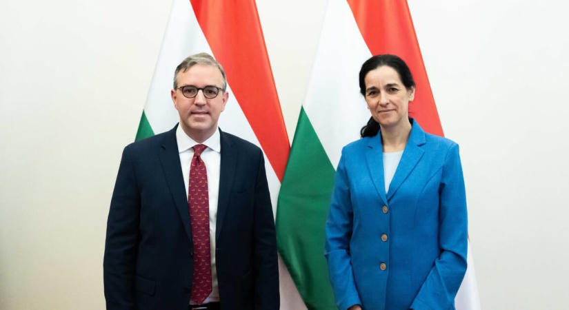 Újabb lemondás, ezt most Orbán Anita fogadta el