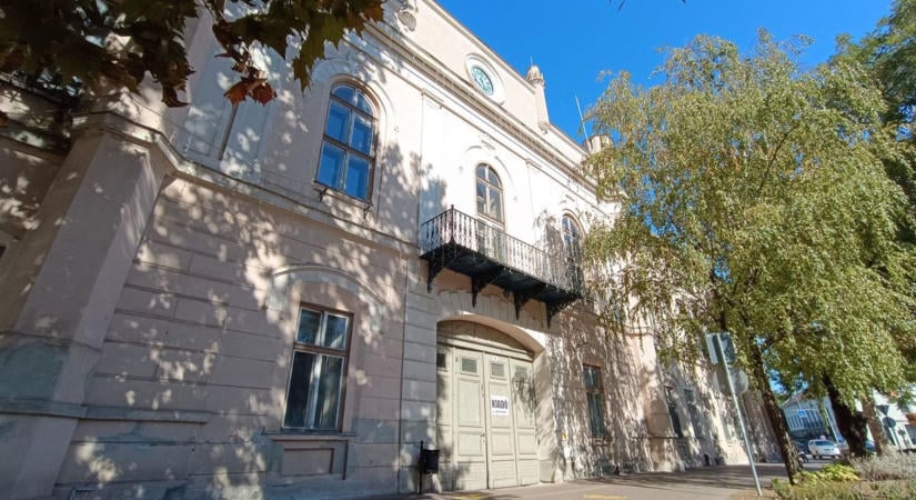 Szálloda és üzletek költöztek volna ide, öt éve mégis üresen áll