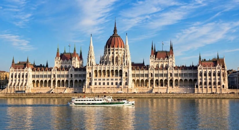 Több pénz az egészségügyre: Magyar Péter ismertette a kormány terveit