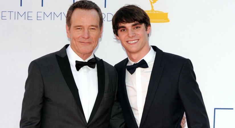 „Mély kétségbeeséssel írom ezt” – Bryan Cranston összeomlott! Letaglózó sorokkal emlékezik a Breaking Bad-beli fiáról