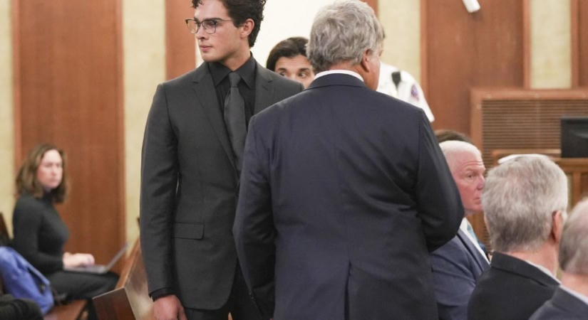 Clavicular ártatlannak vallotta magát a nemi erőszak vádjával indított perben