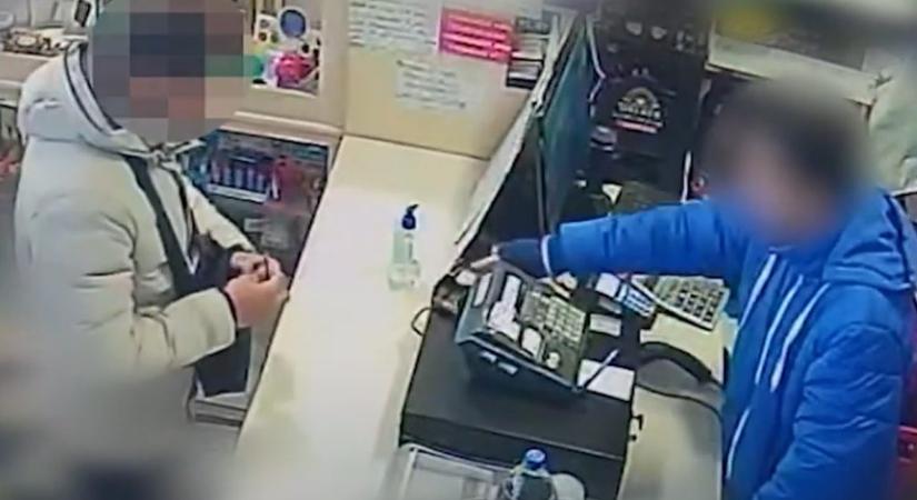 Dohányt vett a szállón lenyúlt bankkártyával, de azt már az áldozata szívta el