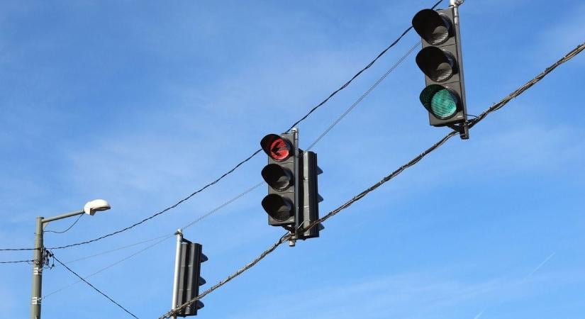 Folytatódik a 33-as főút felújítása, a Füredi út újabb szakasza újul meg