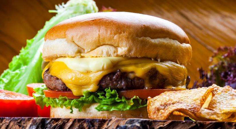 Így melegítse újra a másnapos hamburgert, hogy olyan legyen, mint a friss