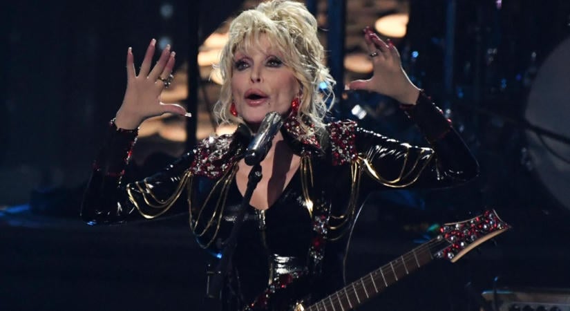 Dolly Parton még egy dalt hagyott hátra, de húsz évig senki sem hallhatja