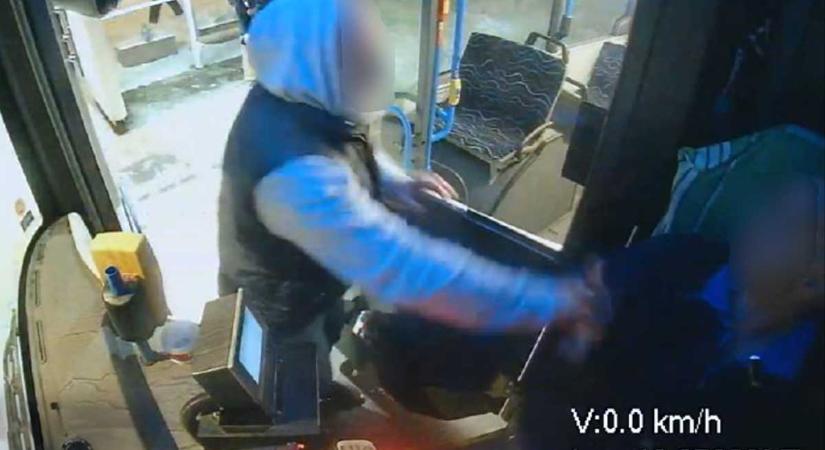Megverte a buszsofőrt Nagykovácsiban a férfi, vádat emeltek a Törökbálintról érkezett erőszakos utas ellen