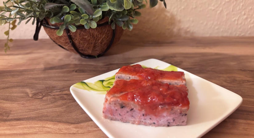 Áfonyás joghurtos-banános torta sütés nélkül