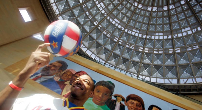 Jesse Owens és a Harlem Globetrotters legyőzte még a béketábor Woodstockját is