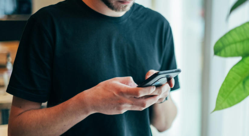 MNB: minden harmadik átutalást mobilbankból indítanak