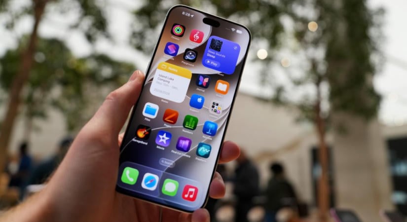 Teljesen lefagyasztja az iPhone-okat az új rendszer kínos hibája