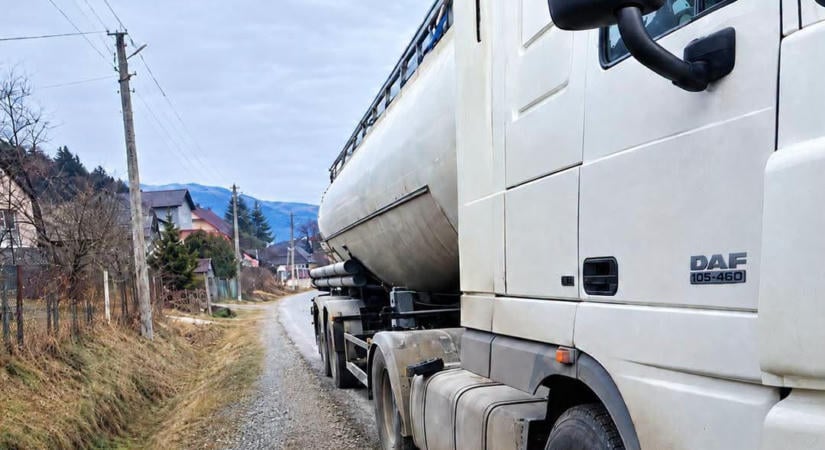 17 ezer liter illegálisan előállított üzemanyagot próbáltak Kárpátaljára szállítani