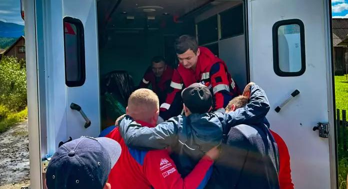 Megsérült egy kijevi turista a Kárpátokban, hegyimentők siettek a segítségére