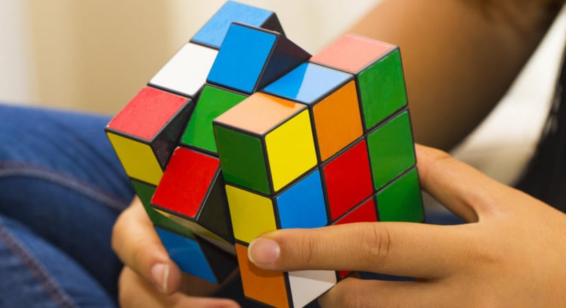 Megbénította a mezőnyt a hatéves csodagyerek, történelmi Rubik-kocka világcsúcs született