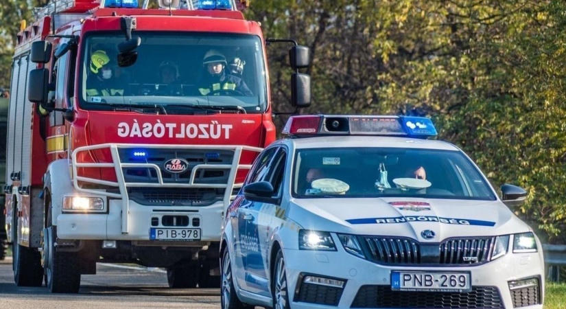 Hatalmas a tűz a Bakonyban, lakóházakat is veszélyeztetnek a lángok